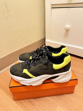 Design Lab Lord & Taylor Men's Chunky Sneaker in Black and Neon Yellow